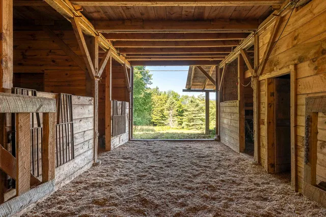 $1,350,000 | 732 Under The Mountain Road, Londonderry, VT 05155