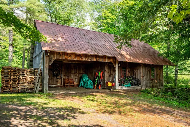 $1,350,000 | 732 Under The Mountain Road, Londonderry, VT 05155
