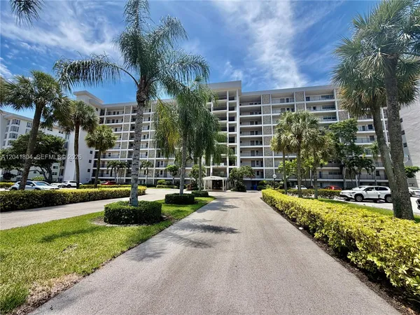 $284,500 | 3200 North Palm Aire Drive, Unit 710, Pompano Beach, FL 33069