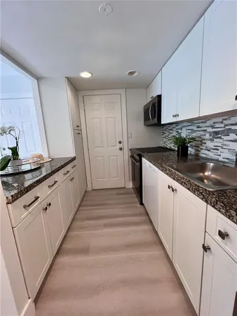 $3,750 | 290 Sunrise Drive, Unit 1H, Key Biscayne, FL 33149