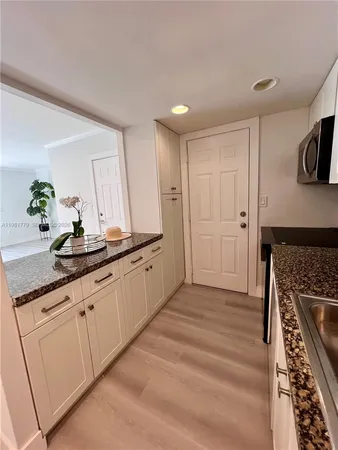 $3,750 | 290 Sunrise Drive, Unit 1H, Key Biscayne, FL 33149