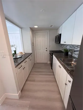$3,750 | 290 Sunrise Drive, Unit 1H, Key Biscayne, FL 33149