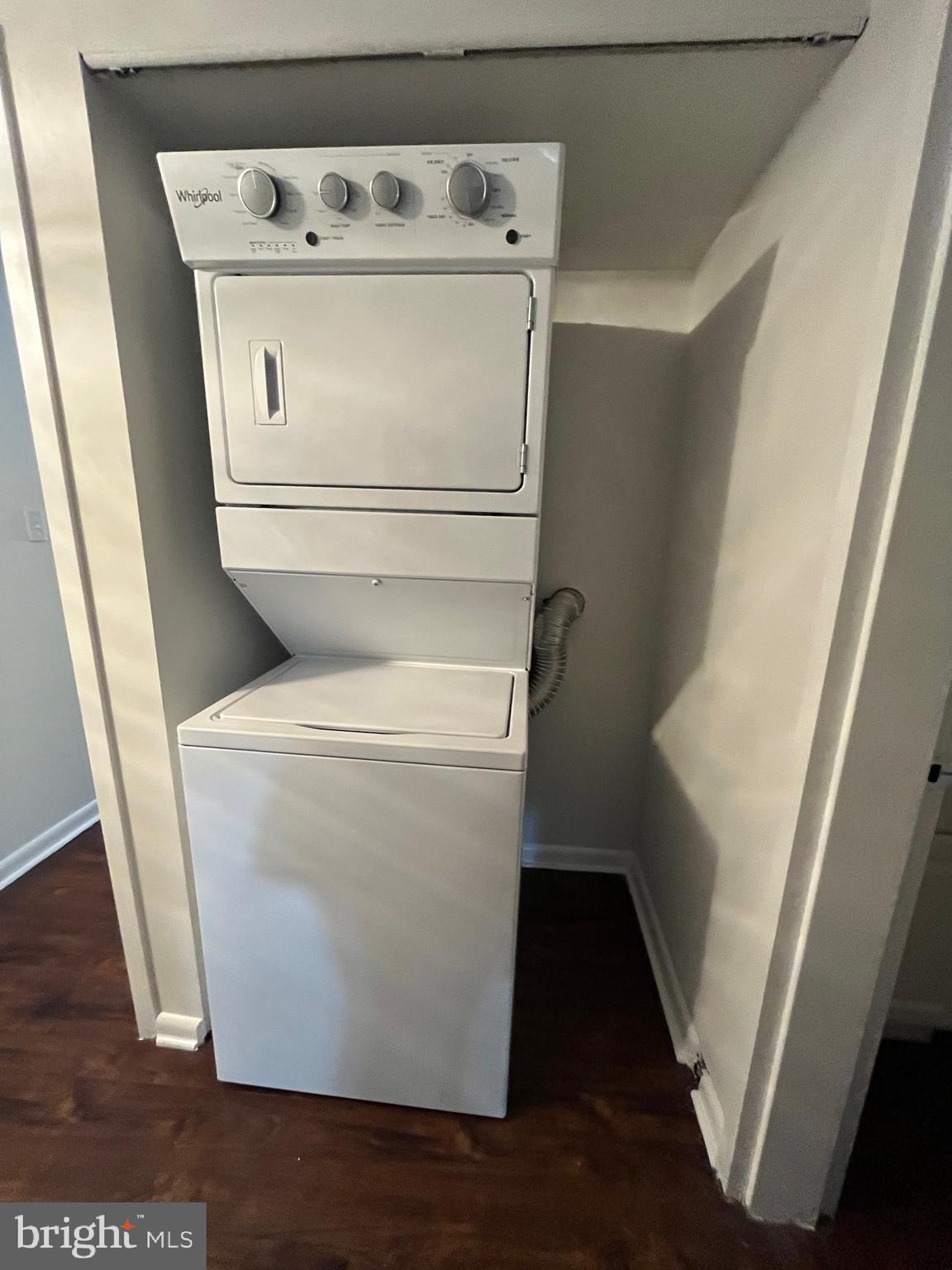 2216 Castle Rock Square, Unit 11C Reston, VA 20191 - Photo 17 of 20 Washer & Dryer in the unit