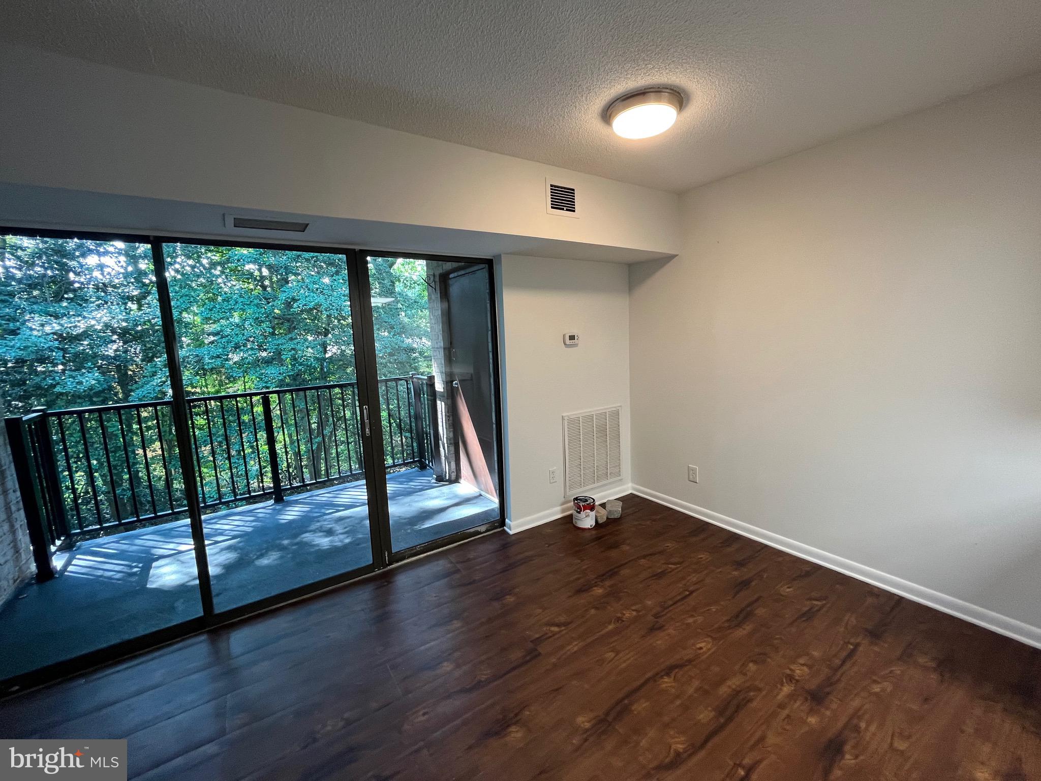 2216 Castle Rock Square, Unit 11C Reston, VA 20191 - Photo 5 of 20 Dining room