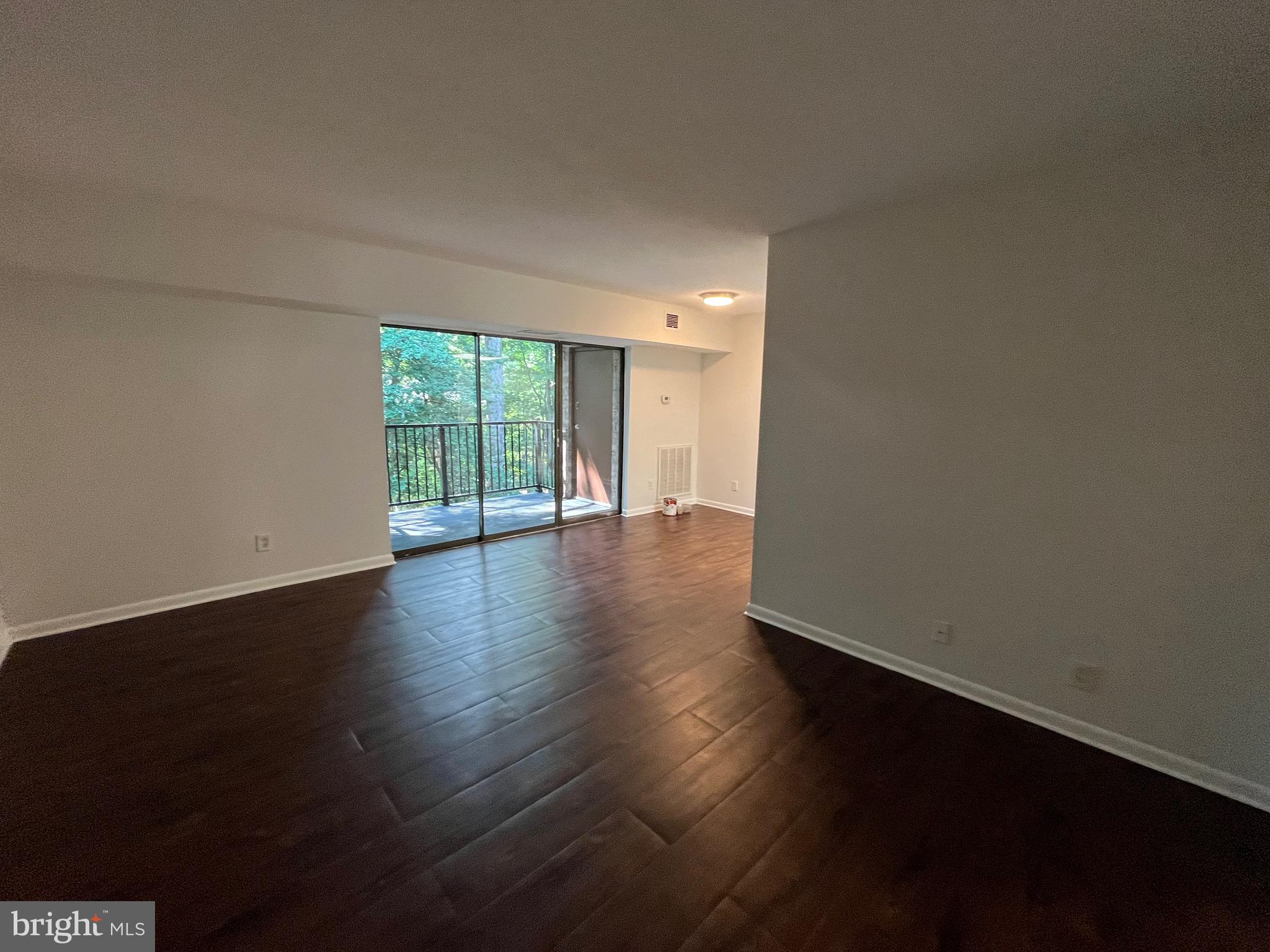 2216 Castle Rock Square, Unit 11C Reston, VA 20191 - Photo 10 of 20 Family room