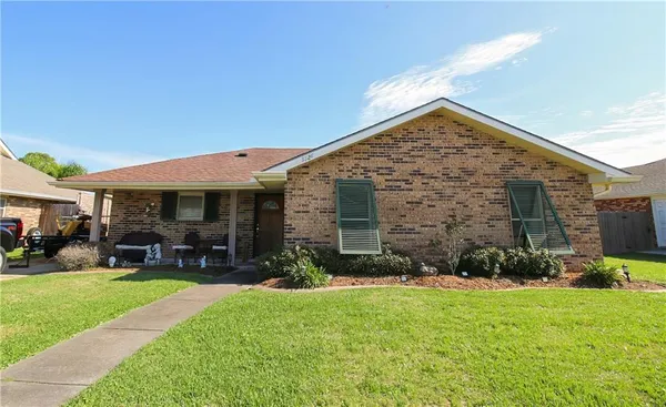 $389,000 | 3328 Grandlake Boulevard, Kenner, LA 70065