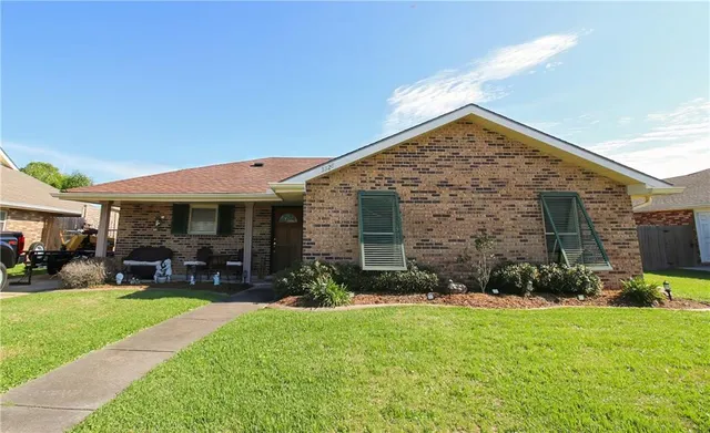 $400,000 | 3328 Grandlake Boulevard, Kenner, LA 70065