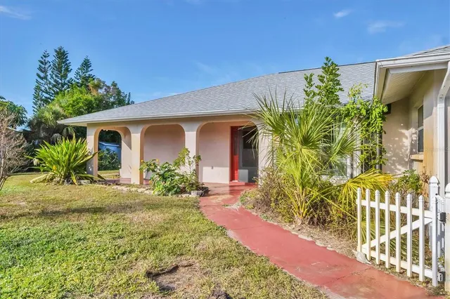 $620,000 | 1819 Mova Street, Sarasota, FL 34231