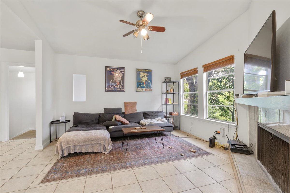 6307 Shadow Valley Drive Austin, TX 78731 - Photo 7 of 24