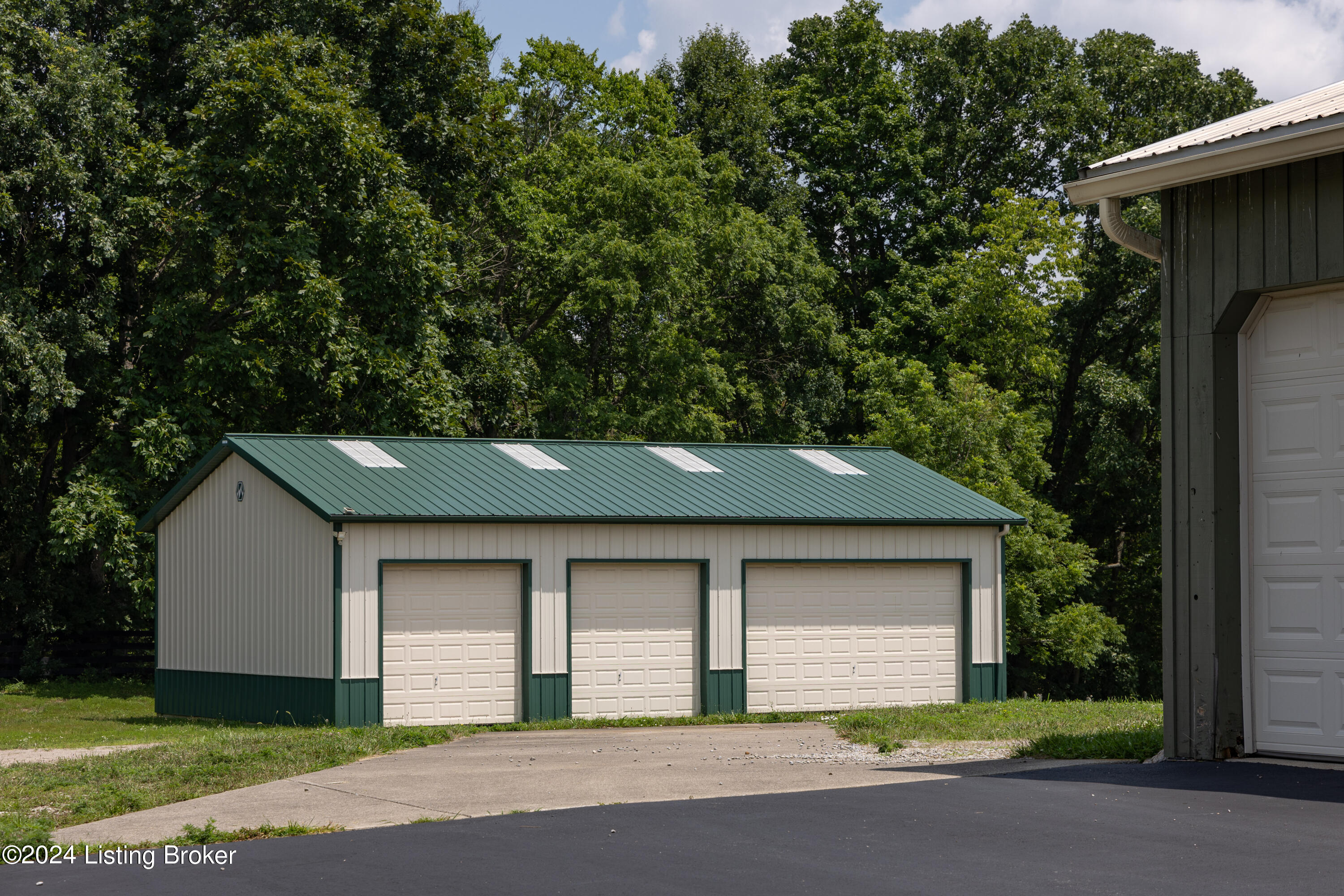 5908 Aiken Road Louisville, KY 40245 - Photo 73 of 86 Pole Barn