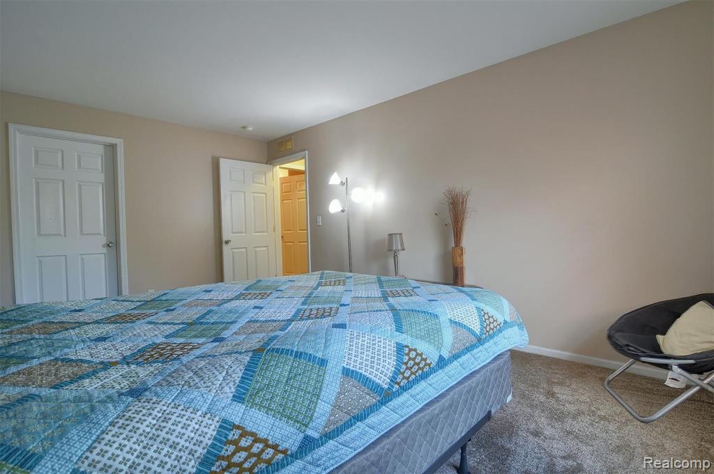 5358 Brookemonte Circle Rochester, MI 48306 - Photo 19 of 38