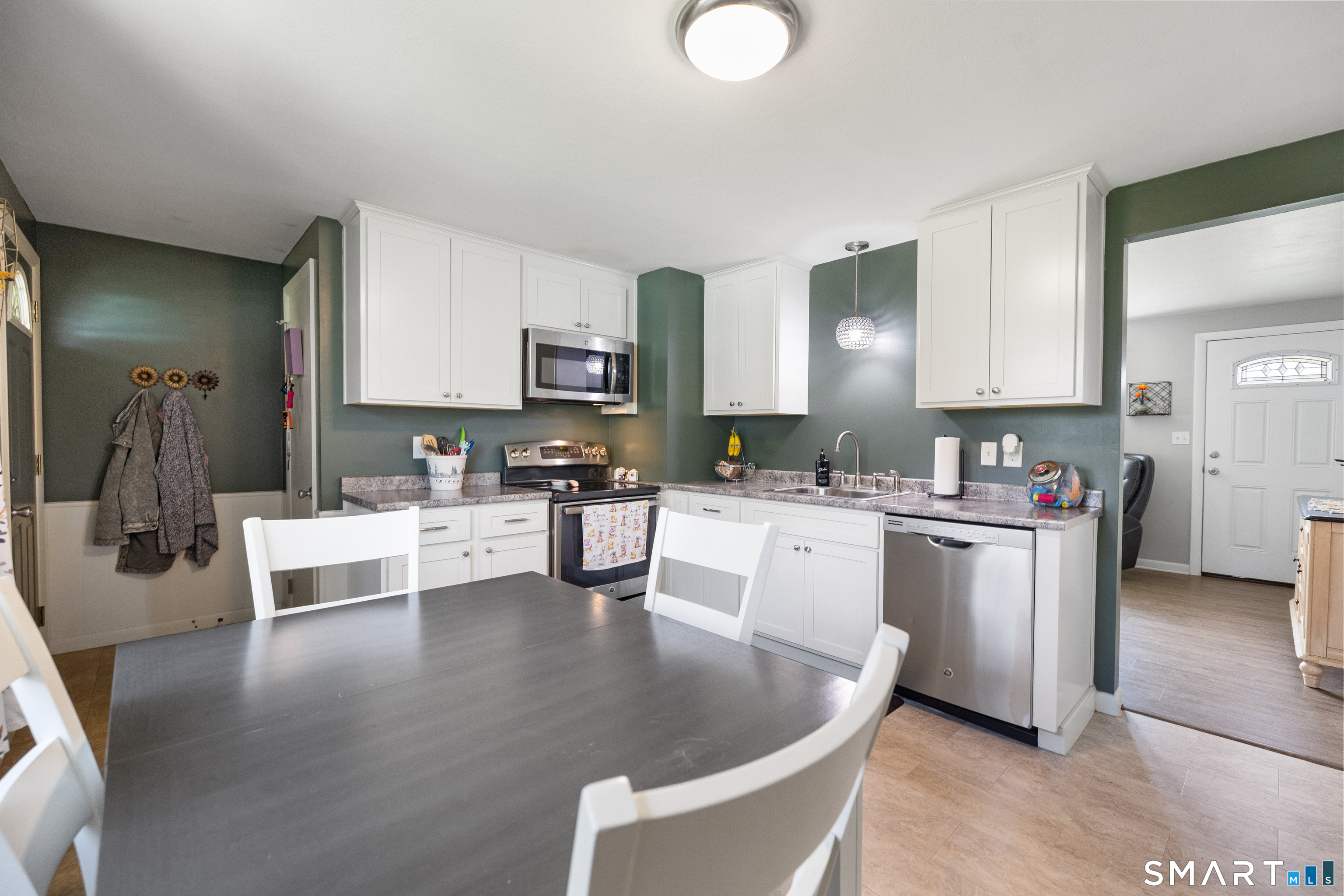 110 Smith Street Middletown, CT 06457 - Photo 7 of 29