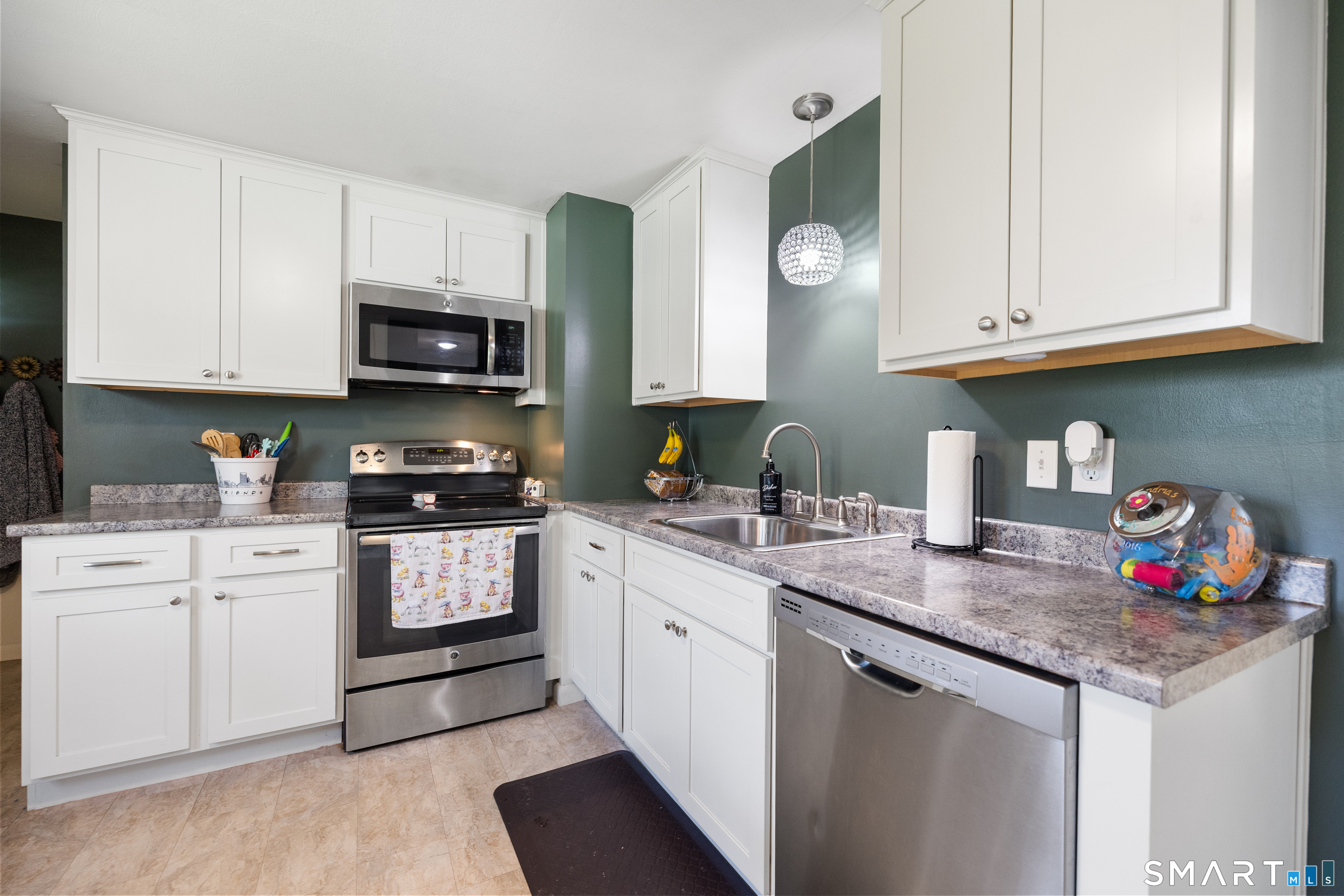 110 Smith Street Middletown, CT 06457 - Photo 8 of 29