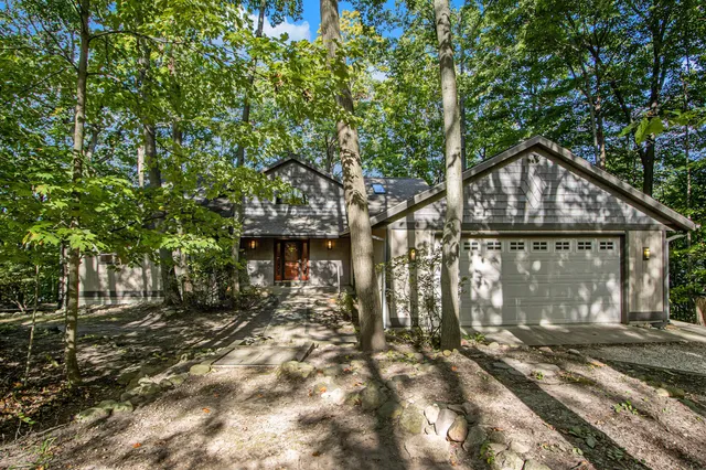 $829,000 | 02400 37 1/2 Street, Gobles, MI 49055