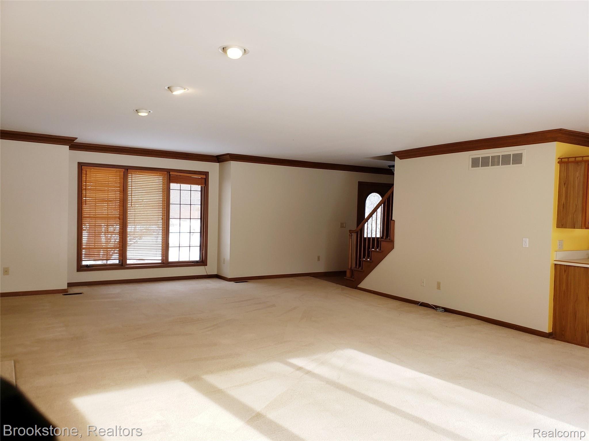 1485 Kings Pointe Road Grand Blanc, MI 48439 - Photo 10 of 38 20210110_195400.jpg