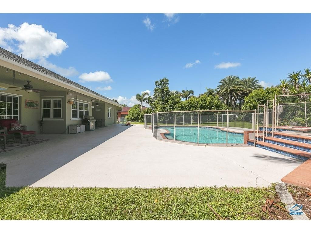 15751 Southwest 252nd Street Homestead, FL 33031 - Photo 11 of 36 Photo 11