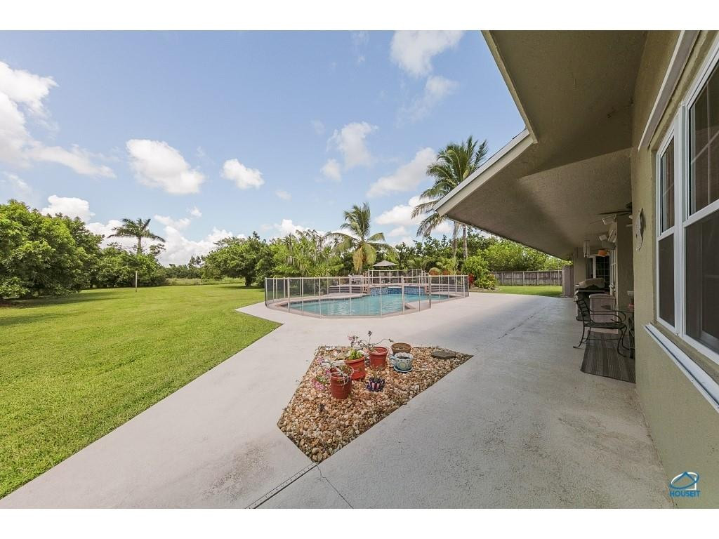 15751 Southwest 252nd Street Homestead, FL 33031 - Photo 14 of 36 Photo 14