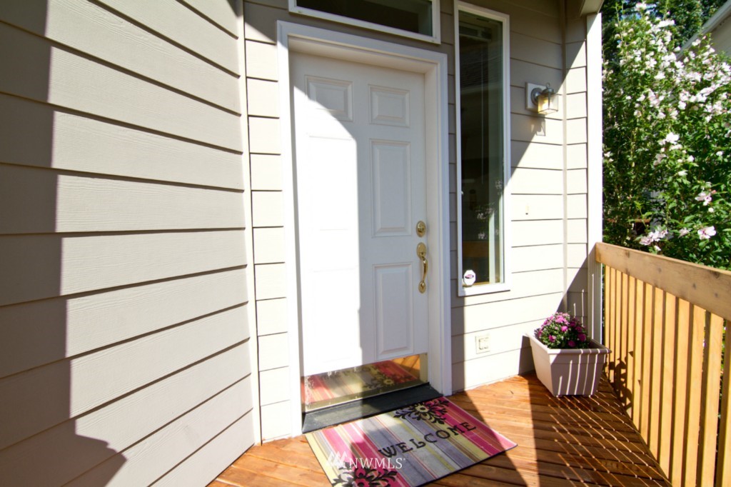 302 Shadow Place Southeast Renton, WA 98059 - Photo 2 of 15