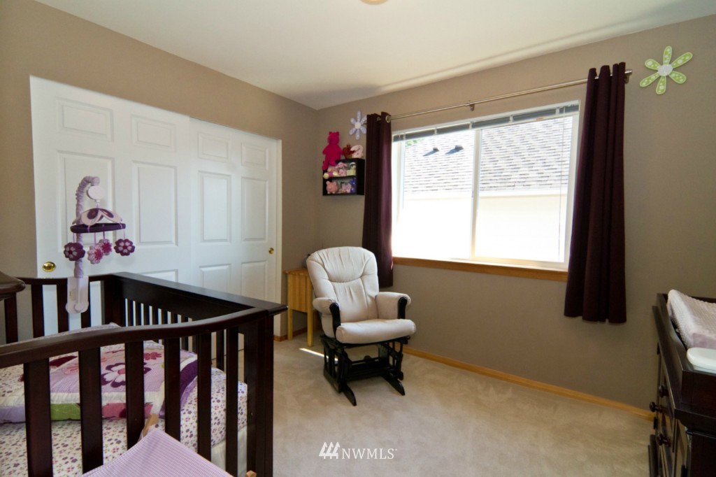 302 Shadow Place Southeast Renton, WA 98059 - Photo 11 of 15