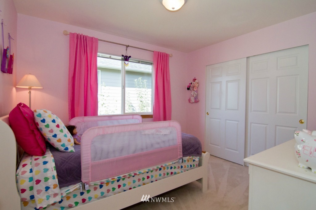 302 Shadow Place Southeast Renton, WA 98059 - Photo 12 of 15