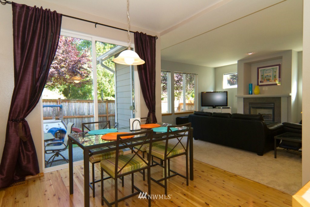 302 Shadow Place Southeast Renton, WA 98059 - Photo 7 of 15