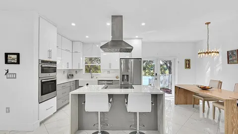 $559,900 | 518 Northwest 130th Way, Pembroke Pines, FL 33028