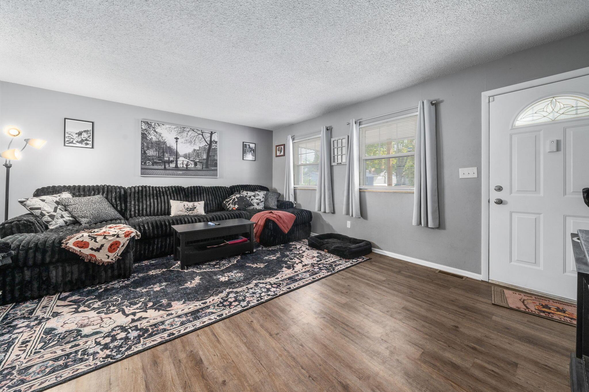 1855 Zettler Road Columbus, OH 43227 - Photo 6 of 49 06-House-for-sale-43227