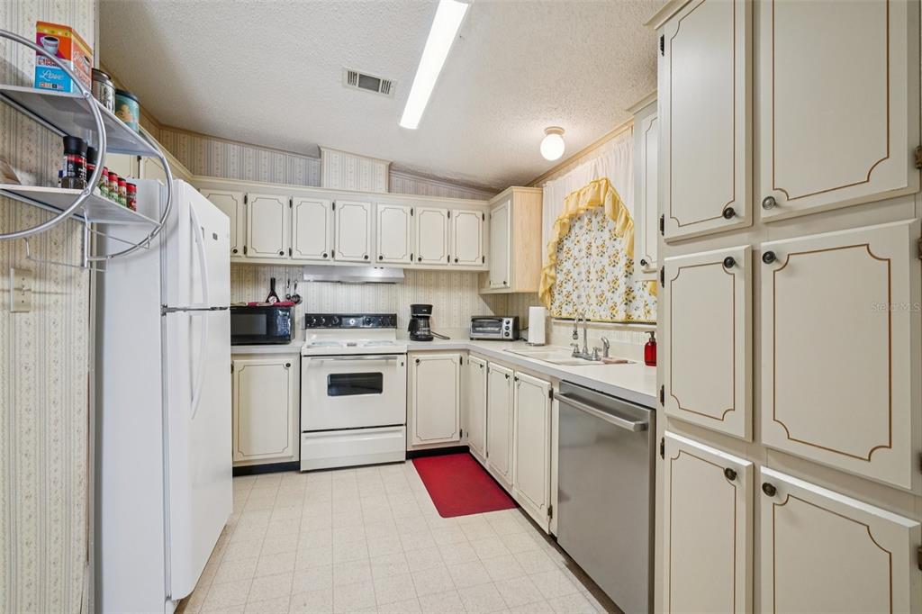 8625 Silver Trail Leesburg, FL 34788 - Photo 9 of 29