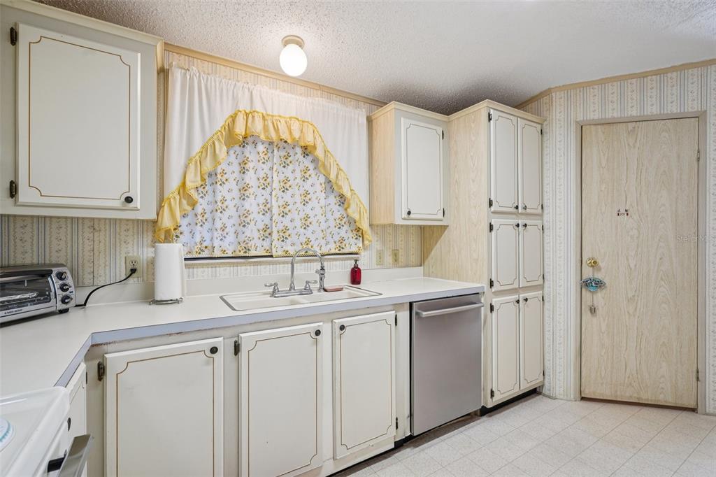 8625 Silver Trail Leesburg, FL 34788 - Photo 10 of 29