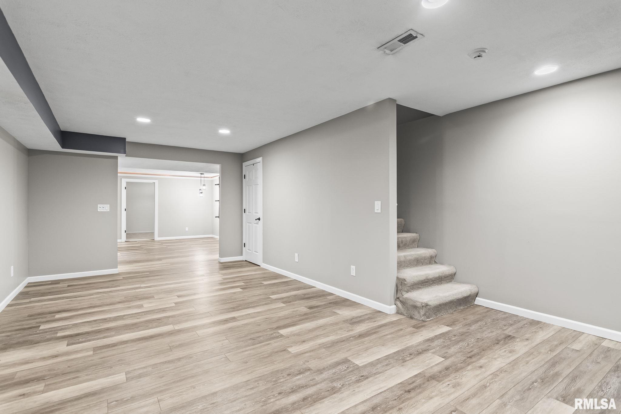 401 Cherry Circle Williamsville, IL 62693 - Photo 27 of 52