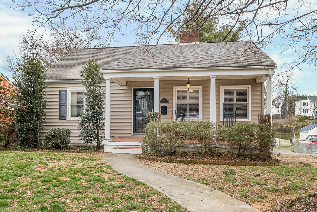 14 Hawthorn Road Salem, VA 24153 - Photo 2 of 42 14 Hawthorn