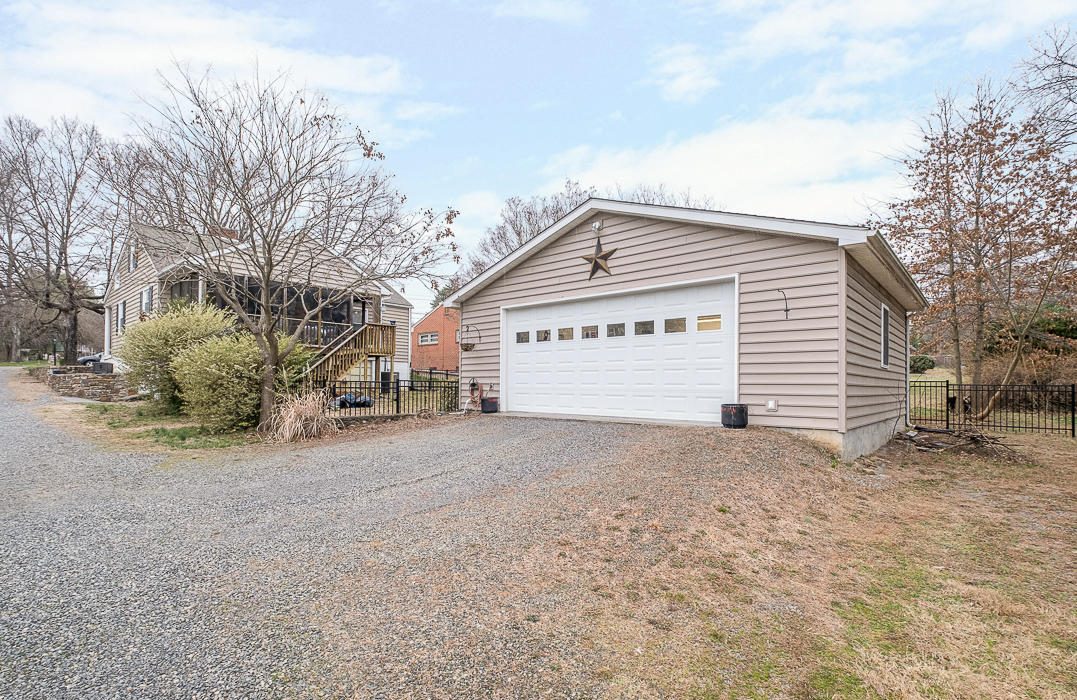 14 Hawthorn Road Salem, VA 24153 - Photo 4 of 42 Garage