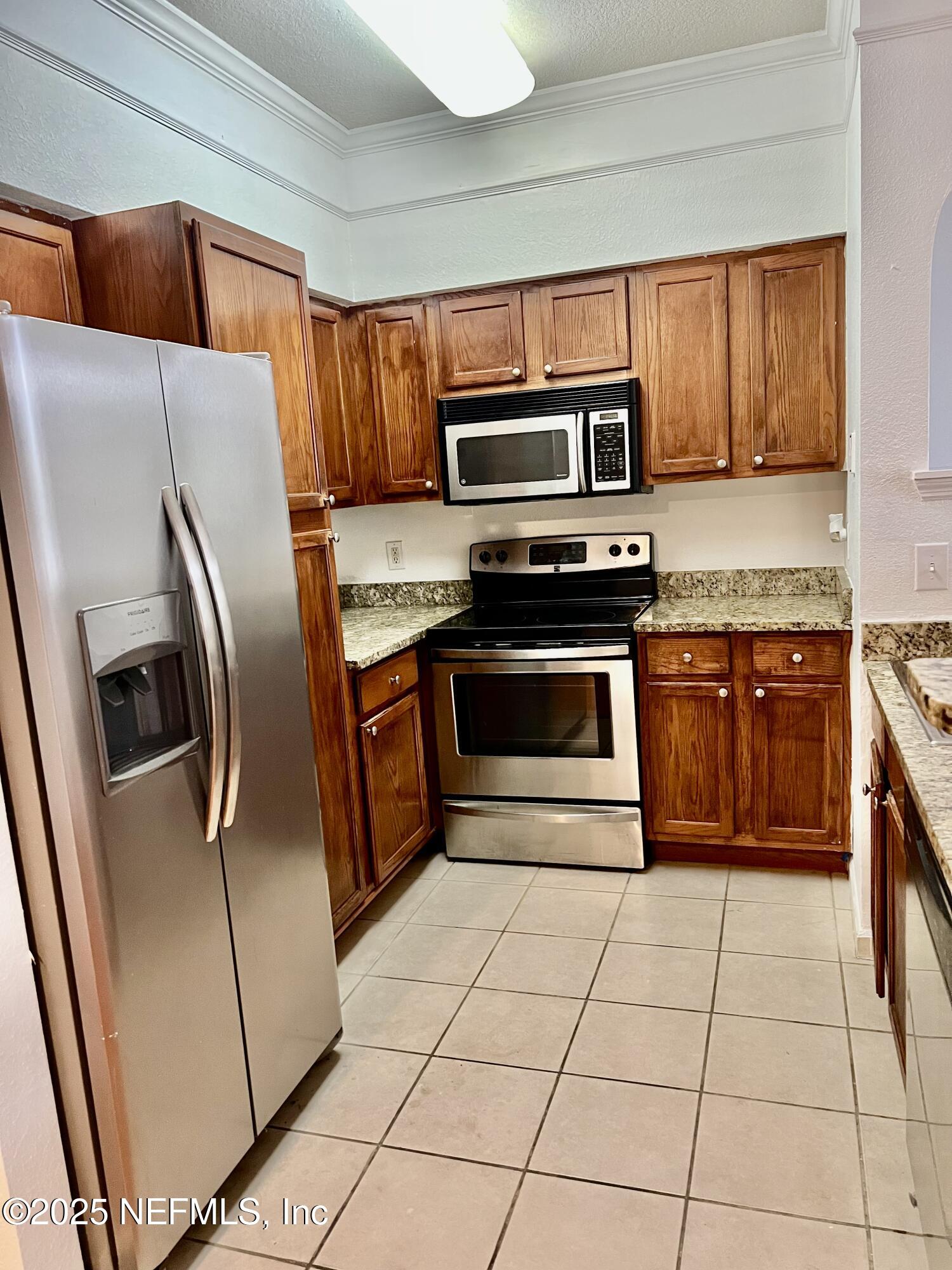 8550 Touchton Road, Unit 922 Jacksonville, FL 32216 - Photo 31 of 41 kitchen