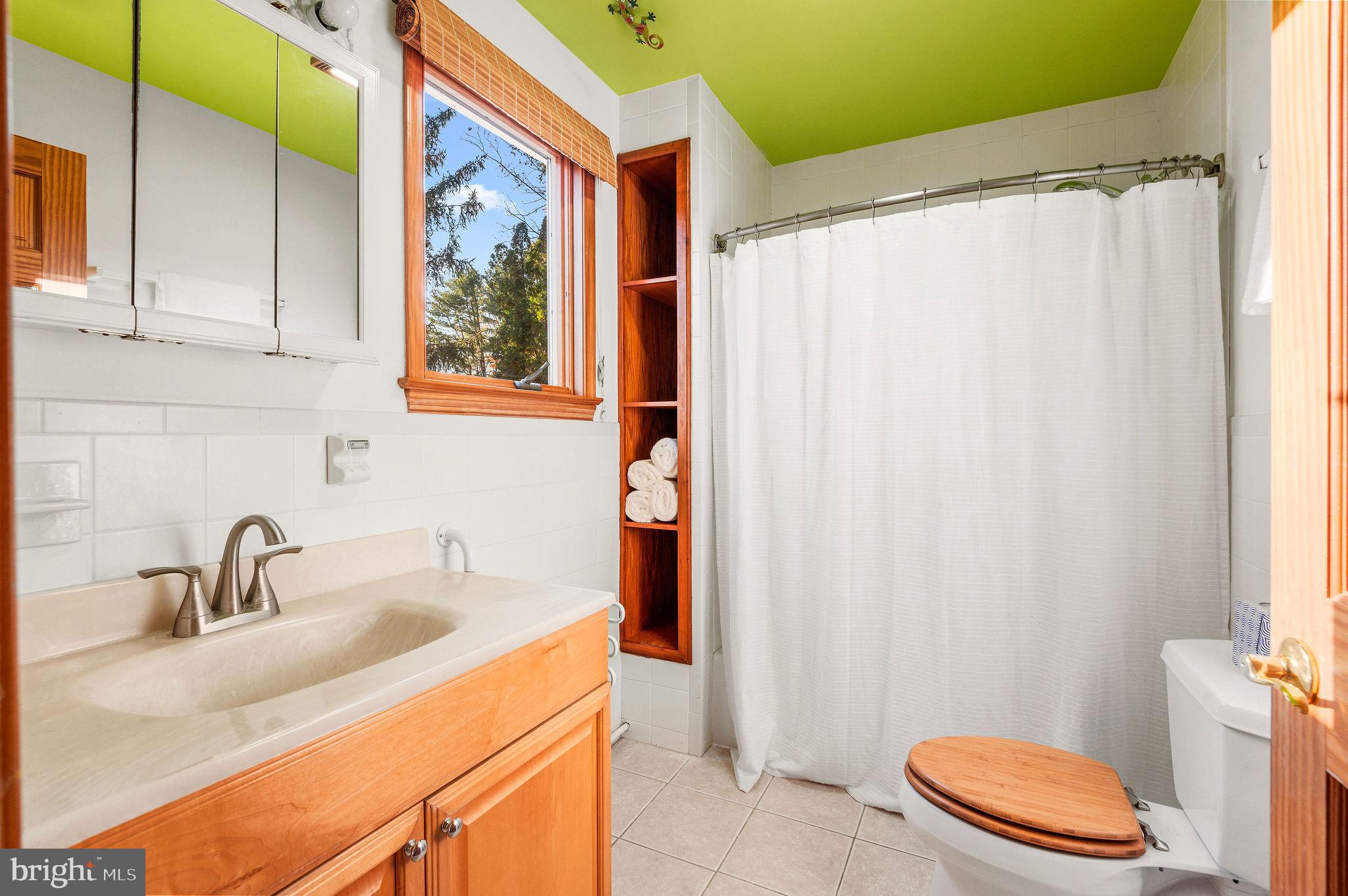3160 Ash Mill Road Doylestown, PA 18902 - Photo 31 of 37 Second floor full bath