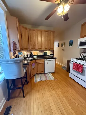 $2,795 | 2125 West Waveland Avenue, Unit 2W, Chicago, IL 60618