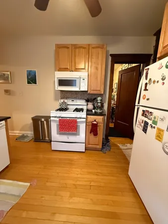 $2,795 | 2125 West Waveland Avenue, Unit 2W, Chicago, IL 60618