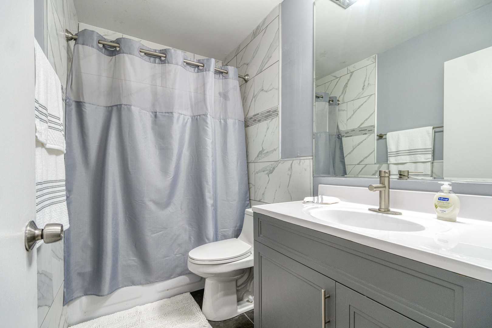 1998 Dunmore Place, Unit 1998 Hoffman Estates, IL 60169 - Photo 12 of 21