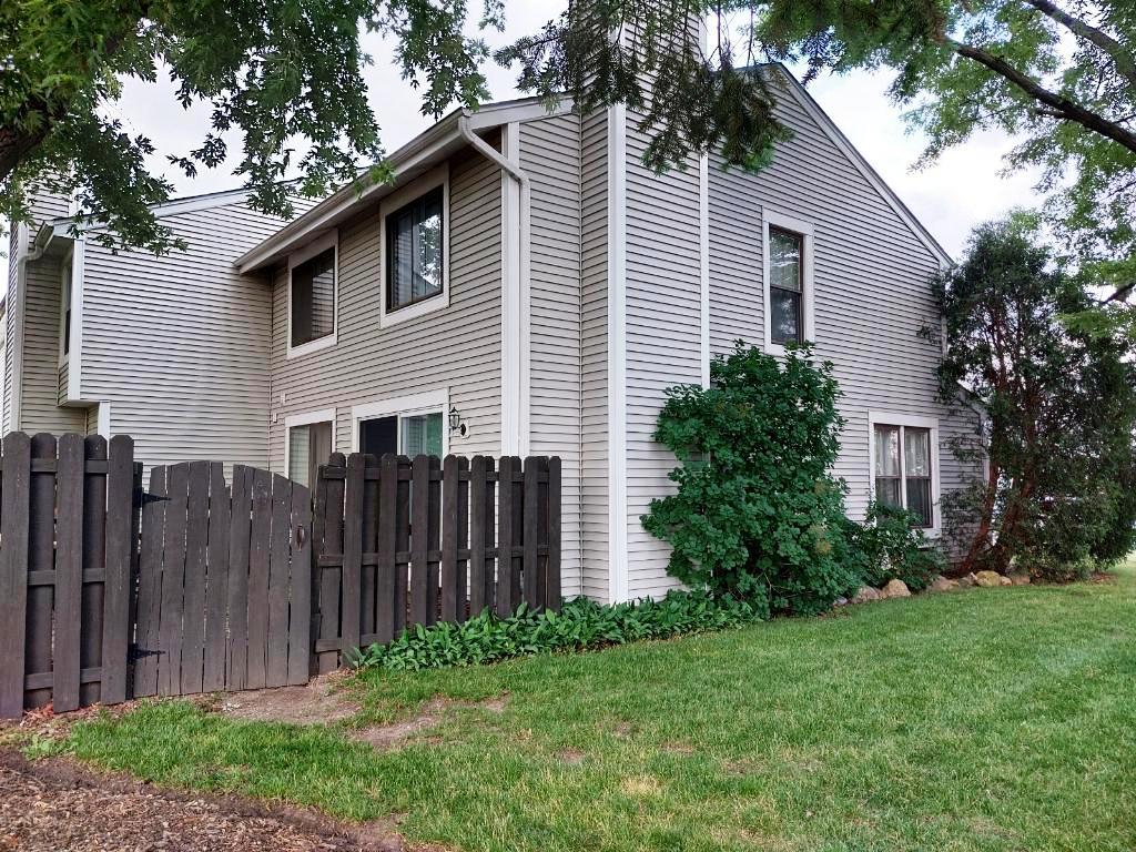 1998 Dunmore Place, Unit 1998 Hoffman Estates, IL 60169 - Photo 2 of 21