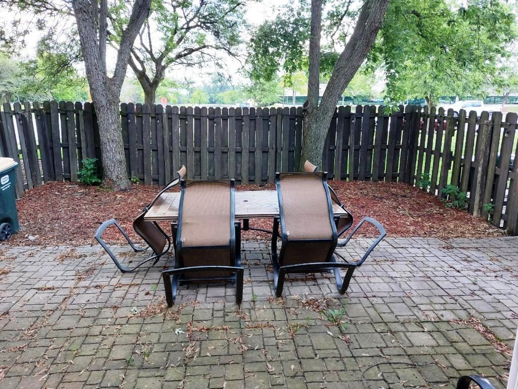 1998 Dunmore Place, Unit 1998 Hoffman Estates, IL 60169 - Photo 3 of 21