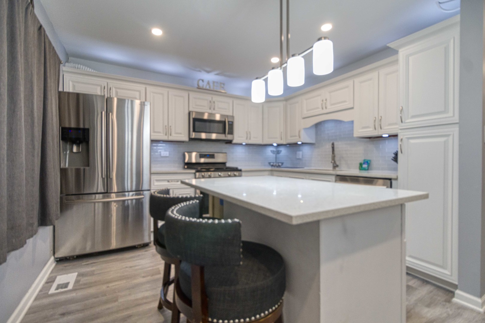 1998 Dunmore Place, Unit 1998 Hoffman Estates, IL 60169 - Photo 10 of 21