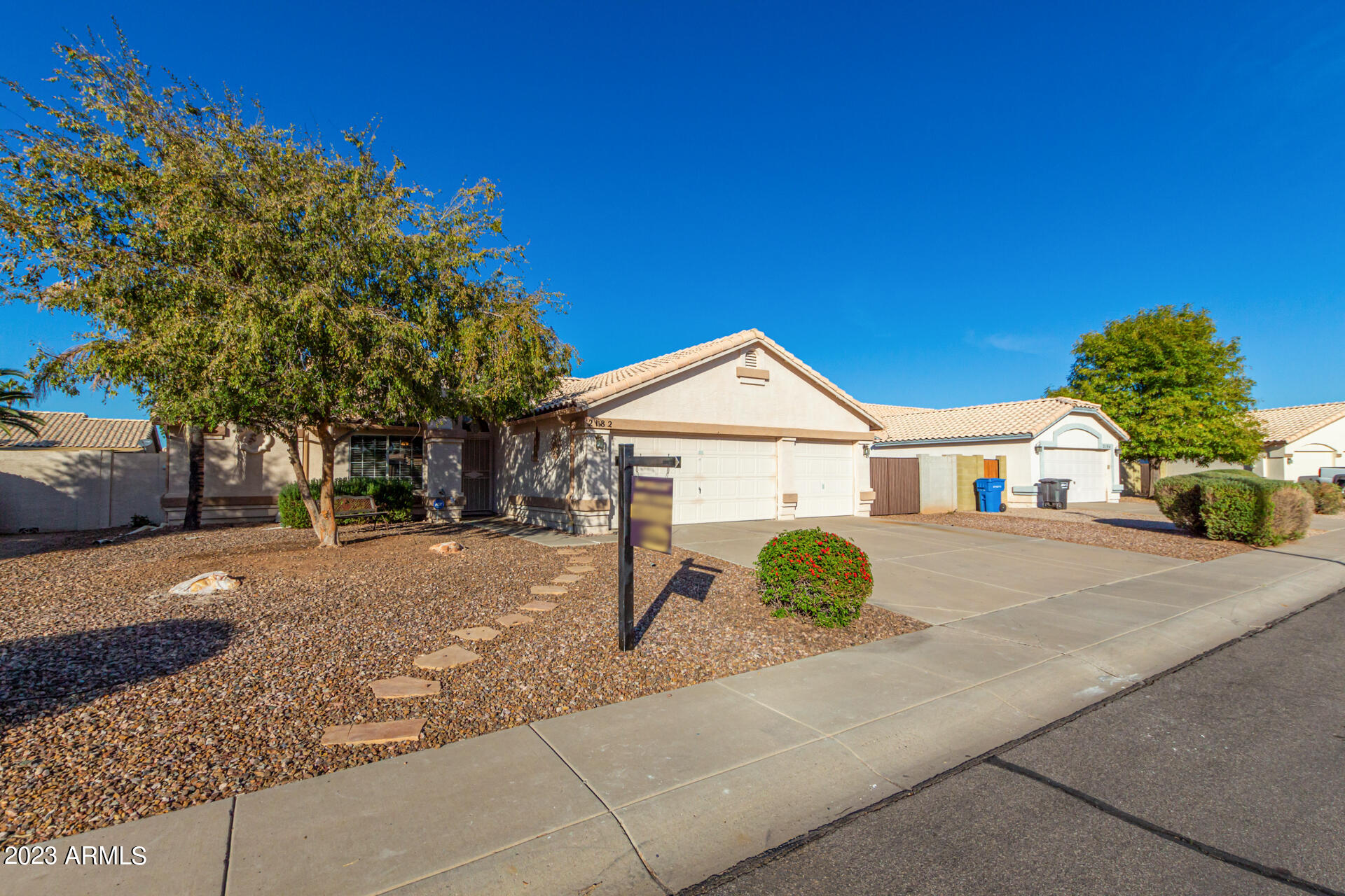 2182 East Ranch Court Gilbert, AZ 85296 - Photo 3 of 37 03 - Ranch 2182