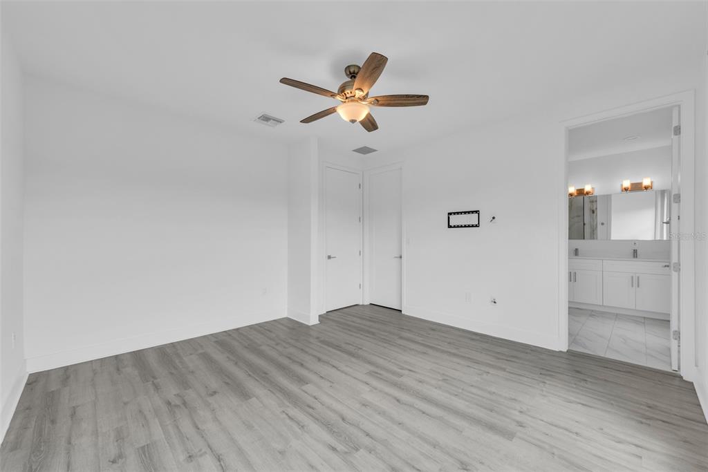 8713 Palm Ranches Place Tampa, FL 33614 - Photo 12 of 28