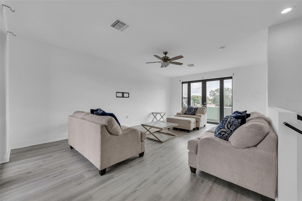 8713 Palm Ranches Place Tampa, FL 33614 - Photo 19 of 28