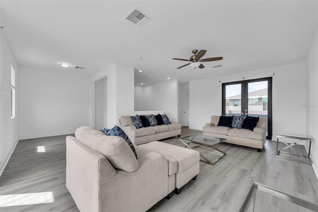 8713 Palm Ranches Place Tampa, FL 33614 - Photo 20 of 28