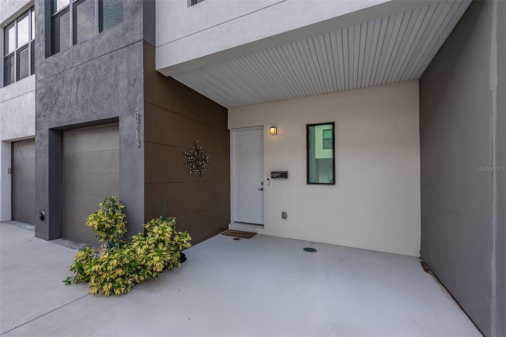 8713 Palm Ranches Place Tampa, FL 33614 - Photo 2 of 28