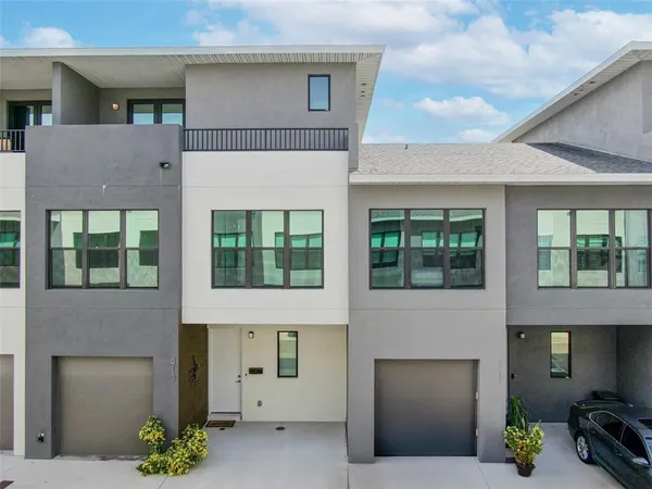 $3,500 | 8713 Palm Ranches Place, Tampa, FL 33614