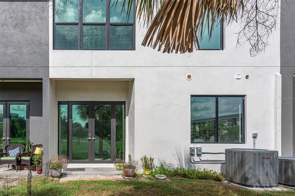 8713 Palm Ranches Place Tampa, FL 33614 - Photo 3 of 28