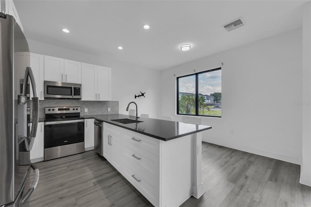 8713 Palm Ranches Place Tampa, FL 33614 - Photo 9 of 28