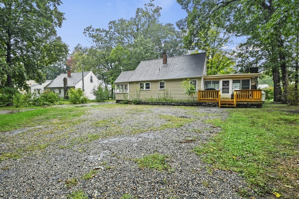 40 New Boston Road Sturbridge, MA 01566 - Photo 31 of 36 front view of a house with a yard