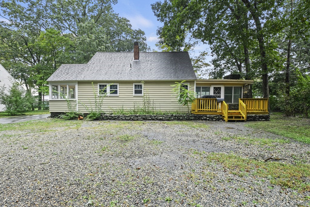 40 New Boston Road Sturbridge, MA 01566 - Photo 32 of 36 front view of a house with a yard